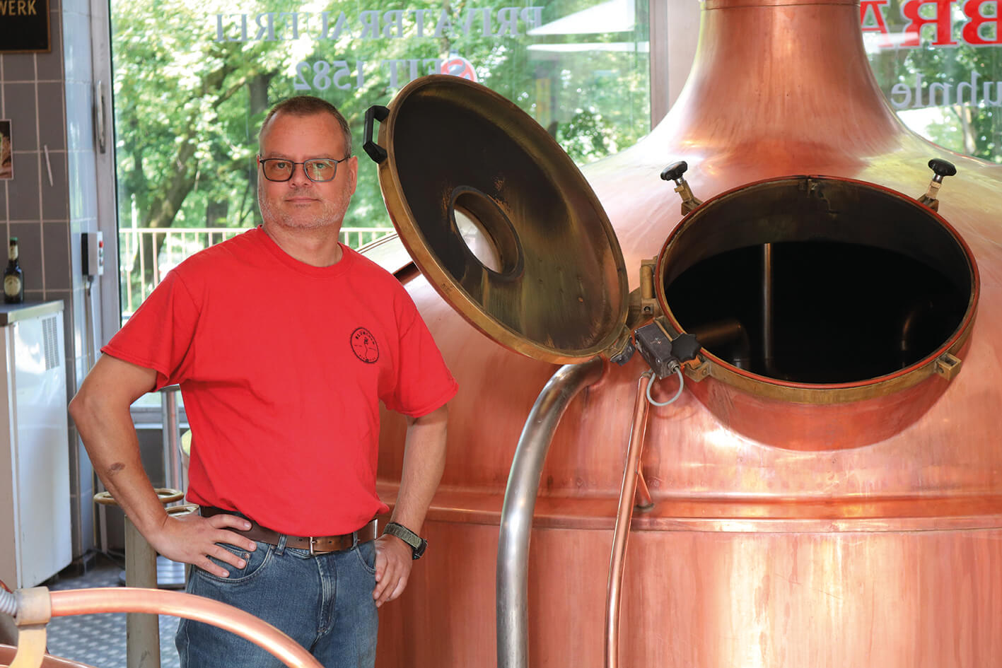 El Master brewer Stefan Schaller appreciates the craftsmanship and robustness of his brewhouse.