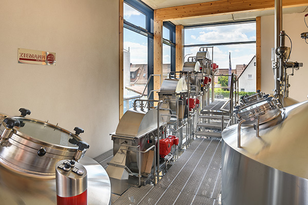 The world’s first OMNIUM brewhouse is installed in the Schlossbrauerei Reckendorf.